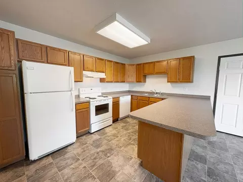 611 3rd St NW, Minot, ND 58703