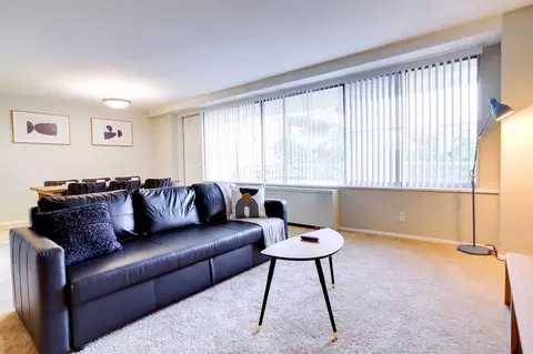 Richmond Hwy, Arlington, VA 22202