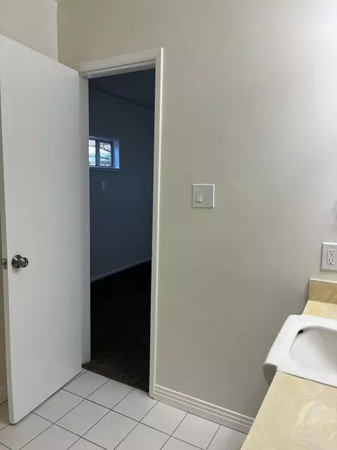 53 Suffolk Ave, Sierra Madre, CA 91024