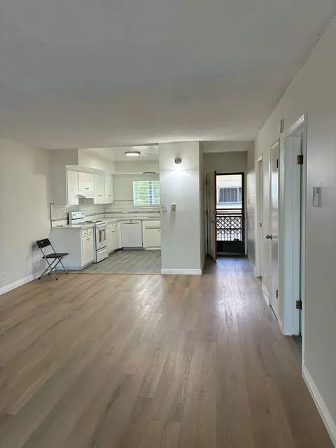 53 Suffolk Ave, Sierra Madre, CA 91024