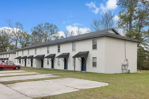 198 Trivers Dr, Moncks Corner, SC 29461