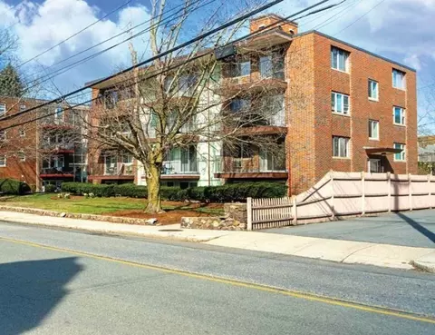 447 Pleasant St, Melrose, MA 02176