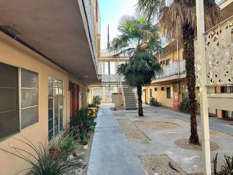 15525 Nordhoff St, Los Angeles, CA 91343