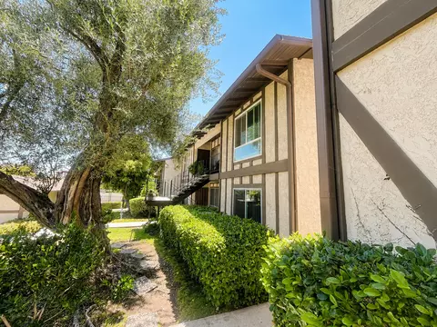 951 Warwick Ave, Thousand Oaks, CA 91360