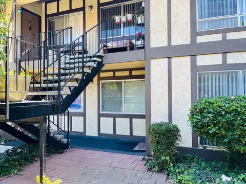 951 Warwick Ave, Thousand Oaks, CA 91360