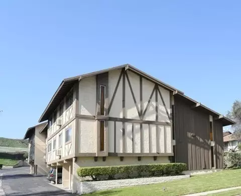 951 Warwick Ave, Thousand Oaks, CA 91360