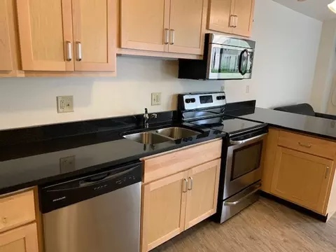 626 The Roundhouse, Madison, WI 53703 photo 2