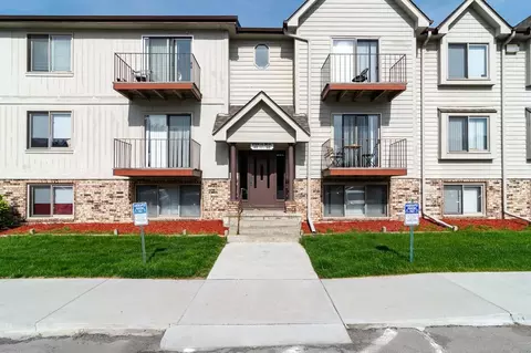 6300 S 96th St, Omaha, NE 68127