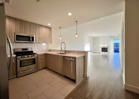1232 N Kings Rd, West Hollywood, CA 90069