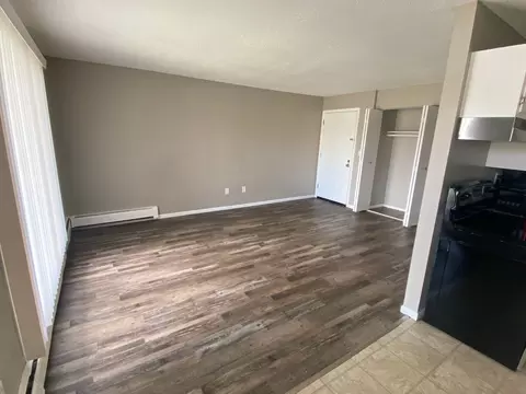 1053 County Road D E, Little Canada, MN 55109