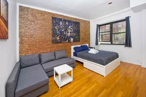 200 E 11th St, New York, NY 10003