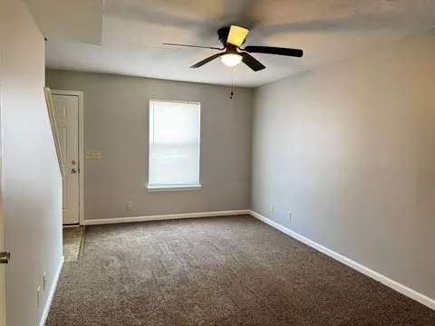 102 Hickory Trace Rd, Clarksville, TN 37040