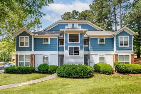 10300 Kingsclere Dr, Cary, NC 27511