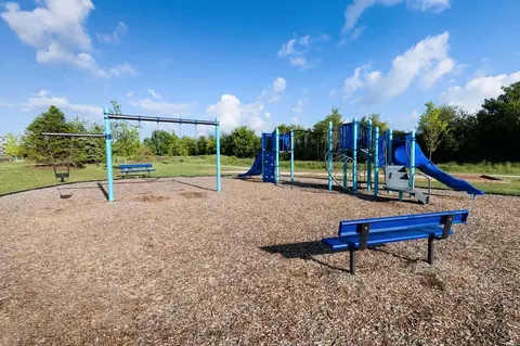 750 Northwest Hwy, Des Plaines, IL 60016 photo 2