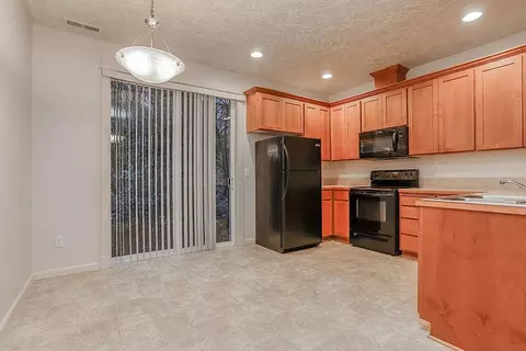 Se Chase Loop, Gresham, OR 97080 photo 5