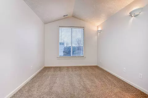 Se Chase Loop, Gresham, OR 97080 photo 16
