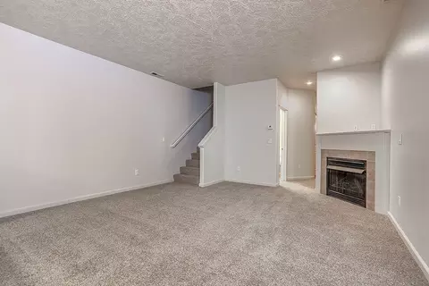 Se Chase Loop, Gresham, OR 97080 photo 3