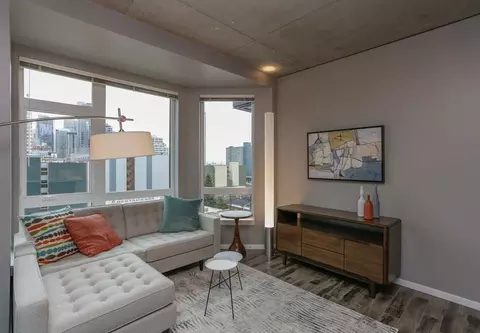 2401 3rd Ave, Seattle, WA 98121 photo 5