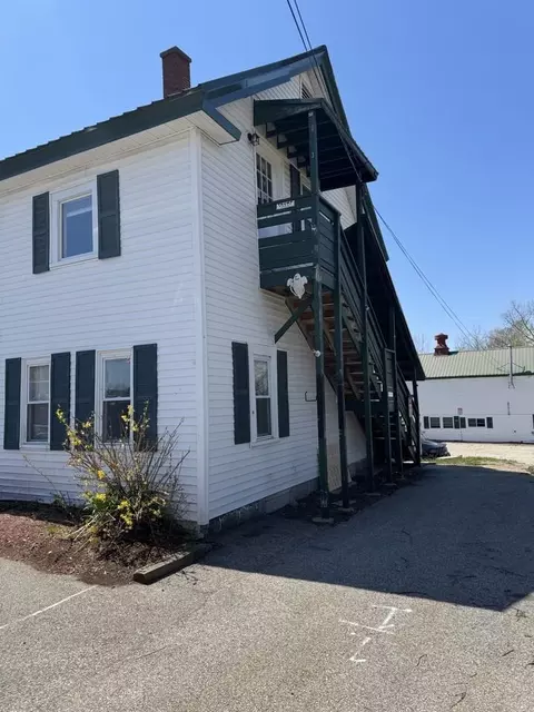 4 Garvins Falls Rd, Concord, NH 03301