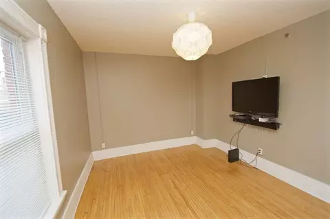 1022 University Ave SE, Minneapolis, MN 55414