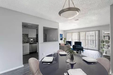 5659 Del Prado Dr, Tampa, FL 33617 photo 2