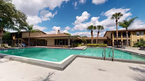 5659 Del Prado Dr, Tampa, FL 33617 photo 9
