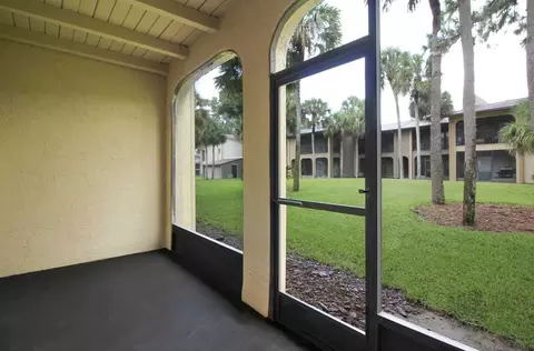 5659 Del Prado Dr, Tampa, FL 33617 photo 37