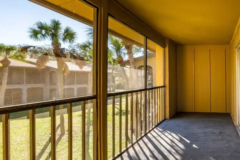 5659 Del Prado Dr, Tampa, FL 33617 photo 95