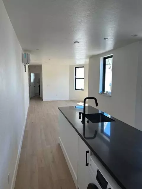 2874 16th St, San Francisco, CA 94103