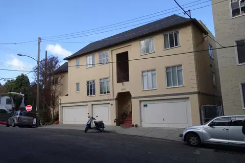 2201 Carroll St, Oakland, CA 94606