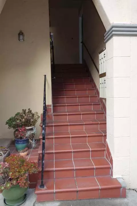 2201 Carroll St, Oakland, CA 94606