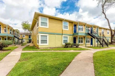 10555 Spice Ln, Houston, TX 77072 photo 3