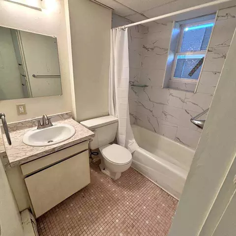 910 E Jolly Rd, Lansing, MI 48910 photo 7