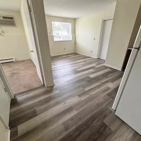910 E Jolly Rd, Lansing, MI 48910 photo 2