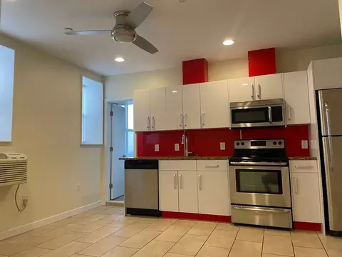 241 S 49th St, Philadelphia, PA 19139