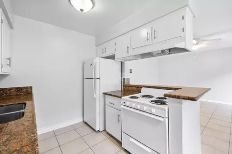 912 Gladys Ave, Long Beach, CA 90804