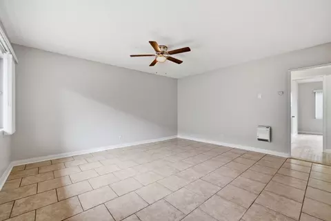 912 Gladys Ave, Long Beach, CA 90804