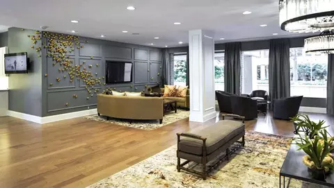 2111 Richmond Hwy, Arlington, VA 22202
