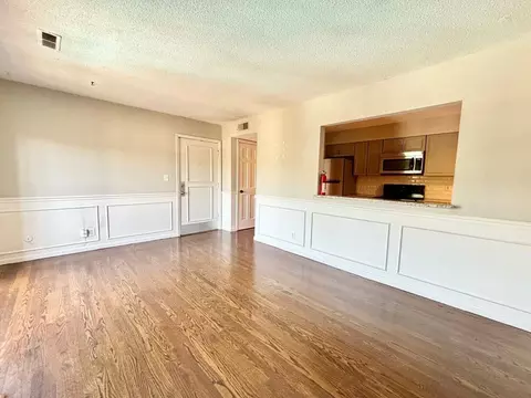 4410 Jarboe St, Kansas City, MO 64111