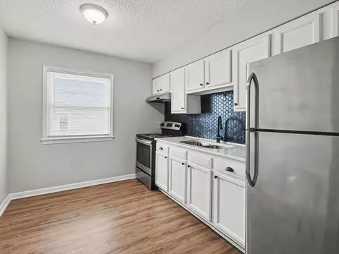 1130 S 31st St, Omaha, NE 68105