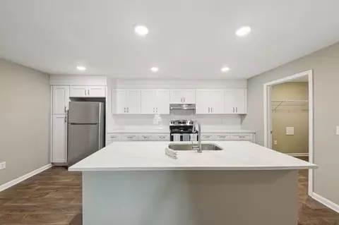 915 Valley Ridge Dr, Homewood, AL 35209