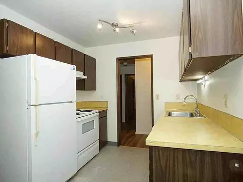 2513 N Rosa Parks Way, Portland, OR 97217