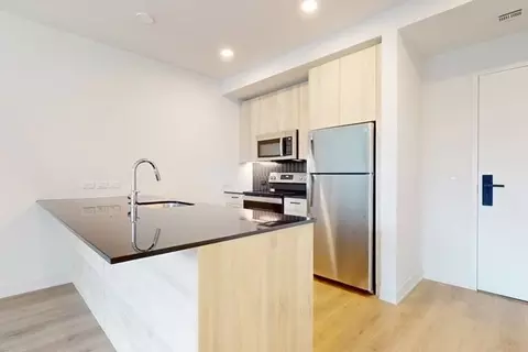 1025 E Armour Blvd, Kansas City, MO 64109