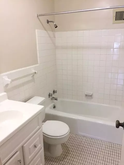 2722 Connecticut Ave NW, Washington, DC 20008 photo 9