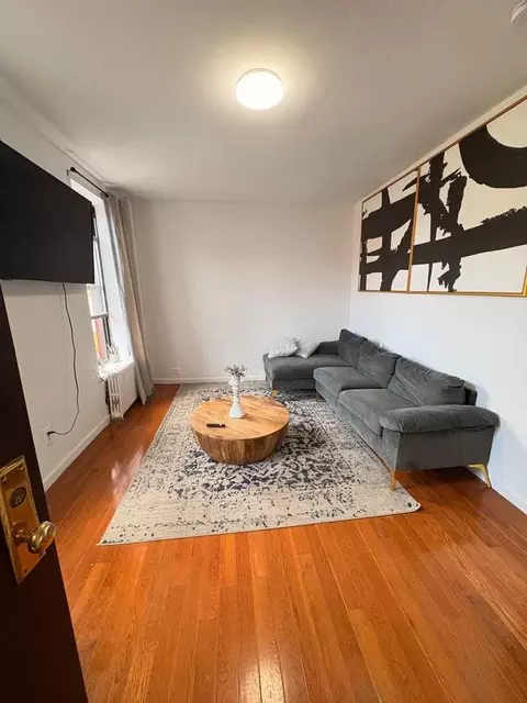 402 E 11th St, New York, NY 10009