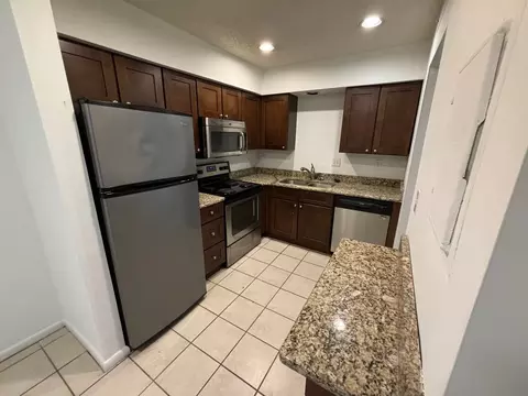 1009 1001- 1009 Indian Rd, Virginia Beach, VA 23451