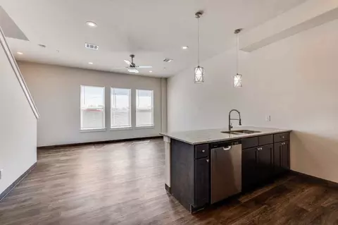 710 Benge Dr, Arlington, TX 76013