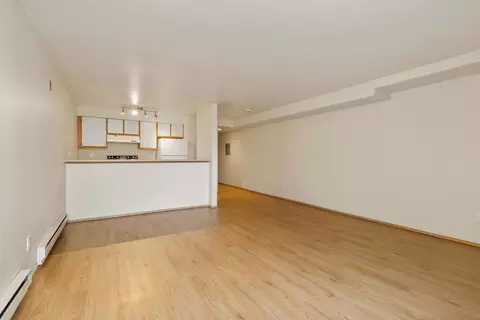 500 13th Ave E, Seattle, WA 98102