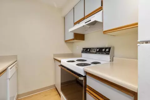 500 13th Ave E, Seattle, WA 98102