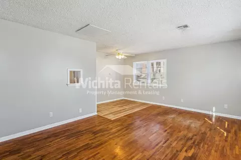 1815 W University Ave, Wichita, KS 67213